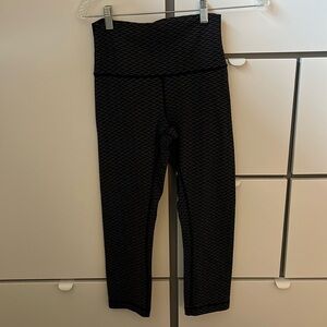 🍋Lululemon Crop Leggings Size 4🍋